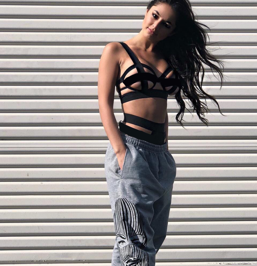 Conjunto de Lencería con Tentación de Tres Puntos y Bikini