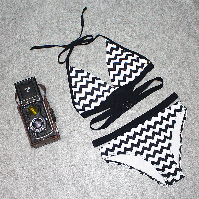 2017 Women's Trendy Bikini with Straps and Waves