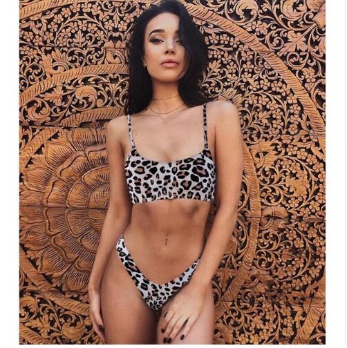 Conjunto de bikini elegante con estampado de leopardo y relleno.