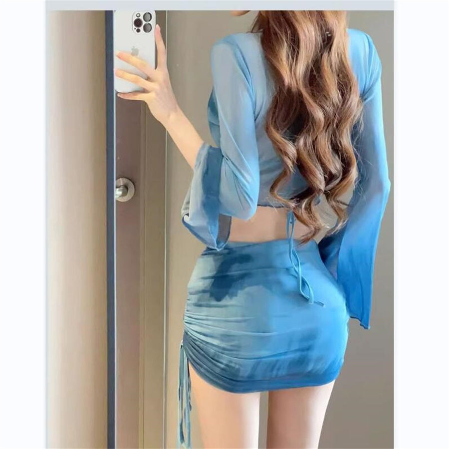 Conjunto de traje de baño de 4 piezas para mujer con estampado tie-dye y falda.