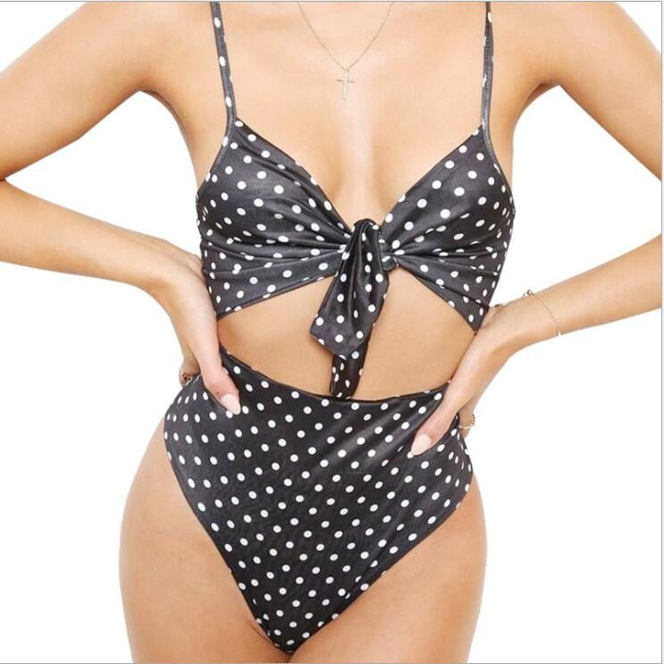 Traje de baño sexy sin espalda con estampado de lazo