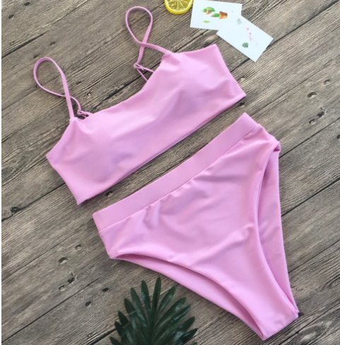 Conjunto de bikini bandeau con tirantes anchos