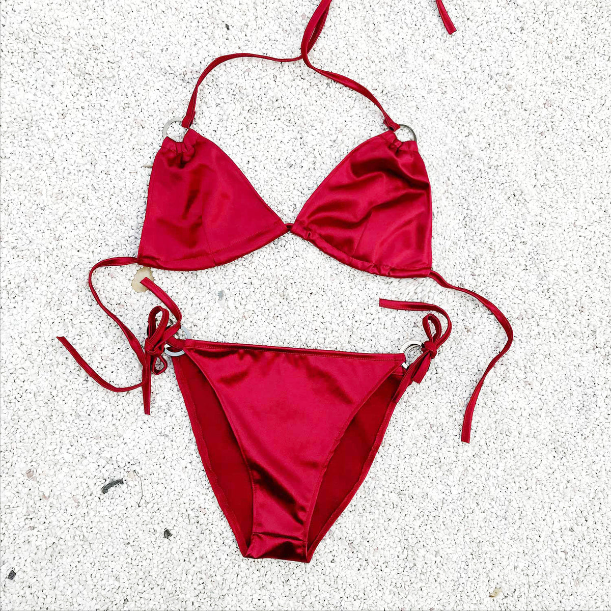 Nuevo y sexy conjunto de bikini de estilo europeo para la playa.
