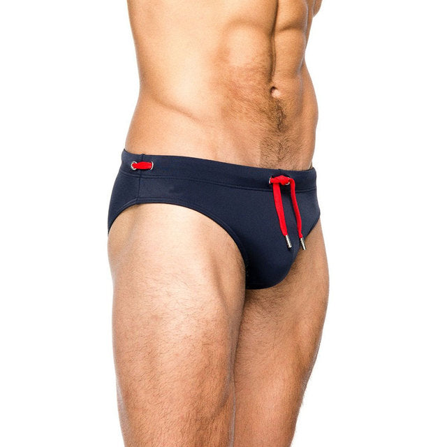 Bañador tipo slip de cintura baja para hombre con relleno push-up