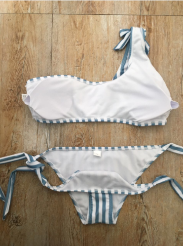 Traje de baño bikini asimétrico azul a rayas, nuevo modelo 2020.