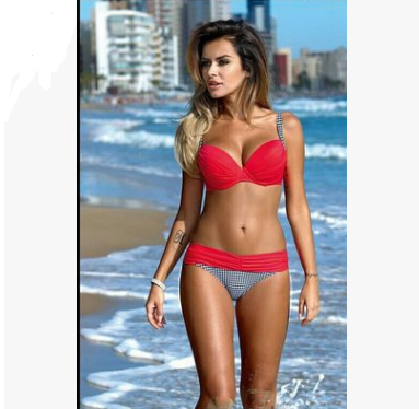 Conjunto de bikini color caramelo