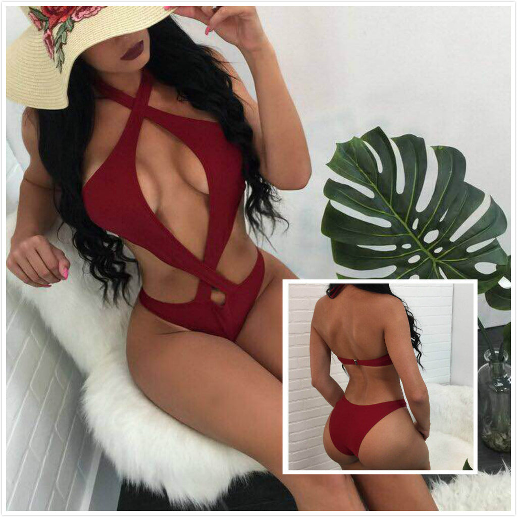 Diseño de traje de baño bikini de color liso con espalda cruzada