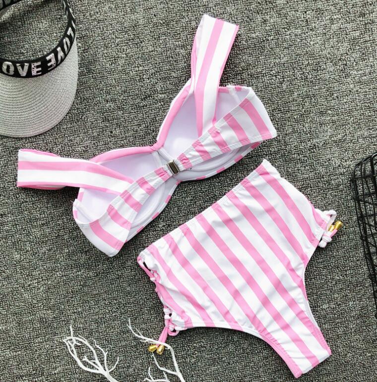 Traje de baño de rayas de talle alto con lazos