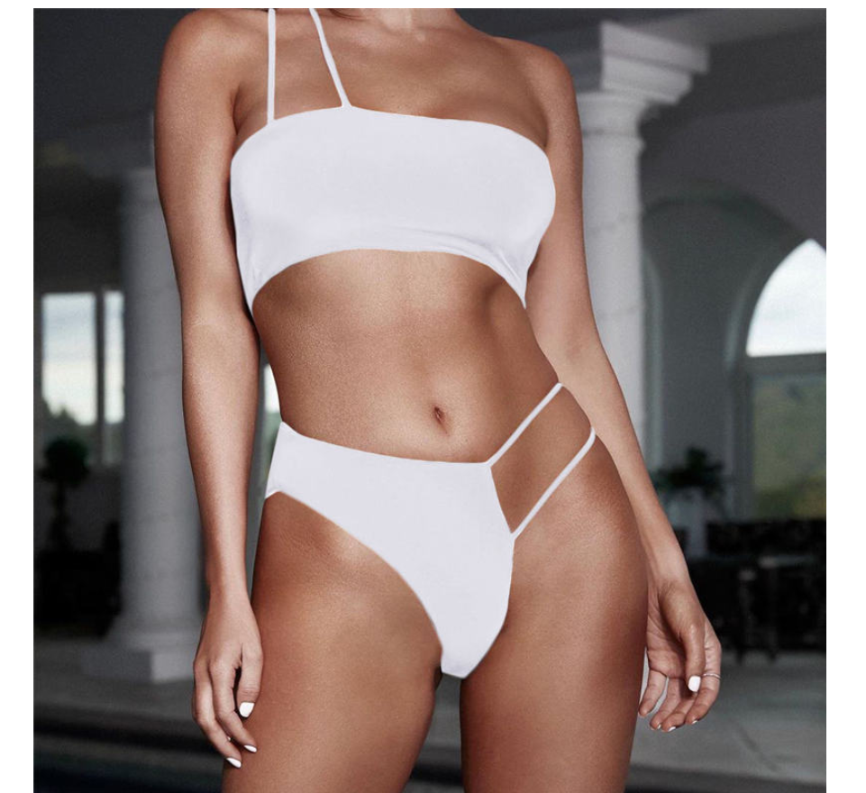 Conjunto de bikini asimétrico y sexy con tirantes.