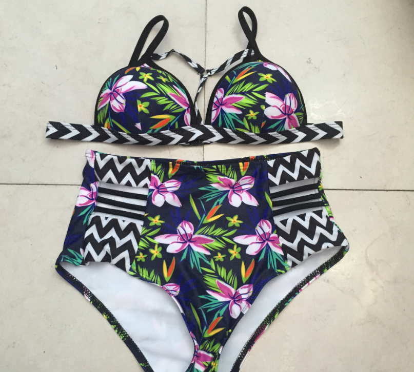 Conjunto de Bikini de Cintura Alta con Estampado Multicolor