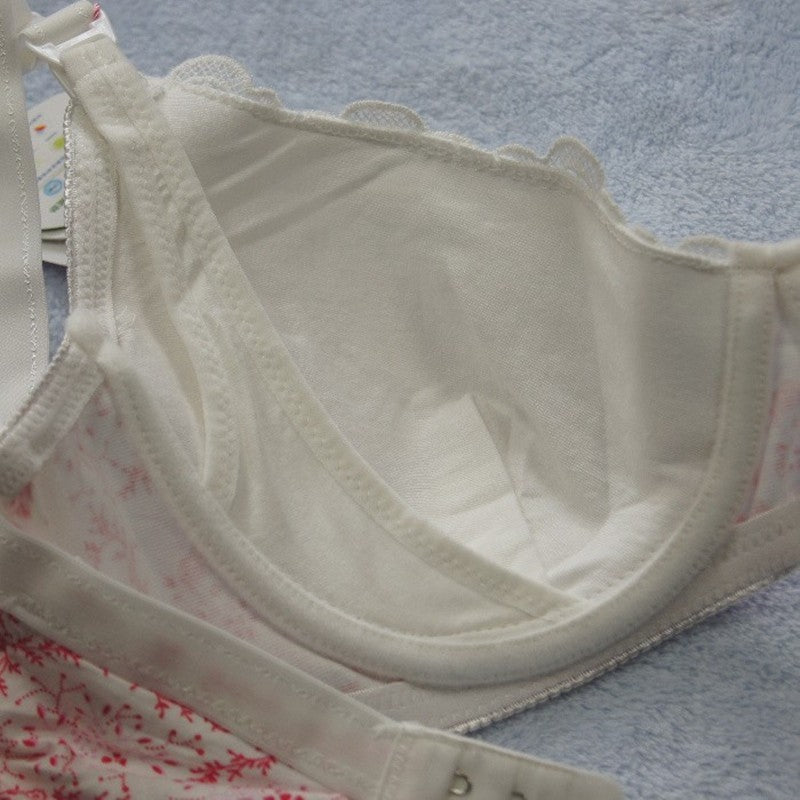 Sujetador de lactancia y maternidad de fibra de bambú con detalles de encaje.