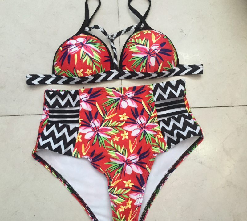 Conjunto de Bikini de Cintura Alta con Estampado Multicolor