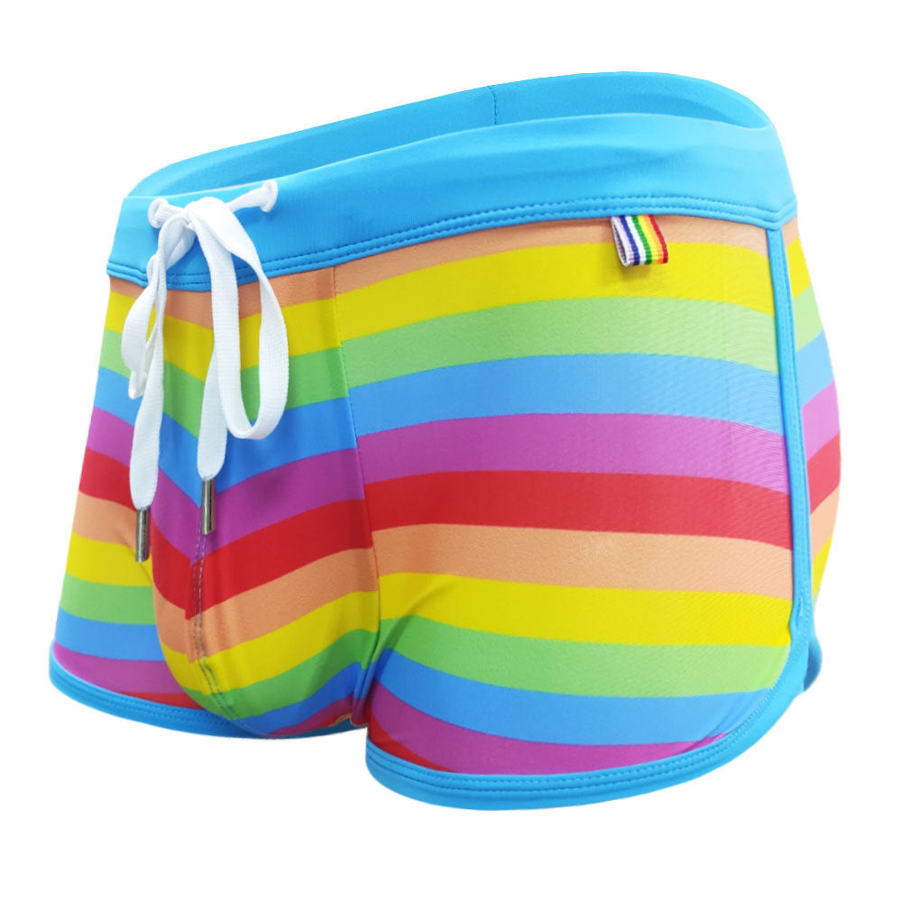 Traje de baño de hombre a rayas arcoíris a la moda, sin relleno.