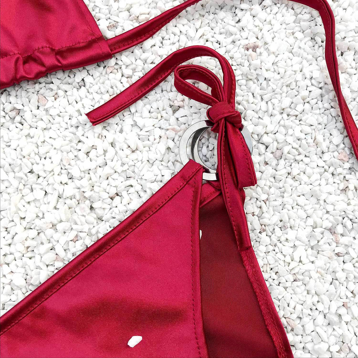 Nuevo y sexy conjunto de bikini de estilo europeo para la playa.