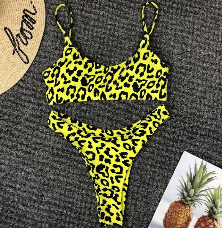 Conjunto de bikini elegante con estampado de leopardo y relleno.